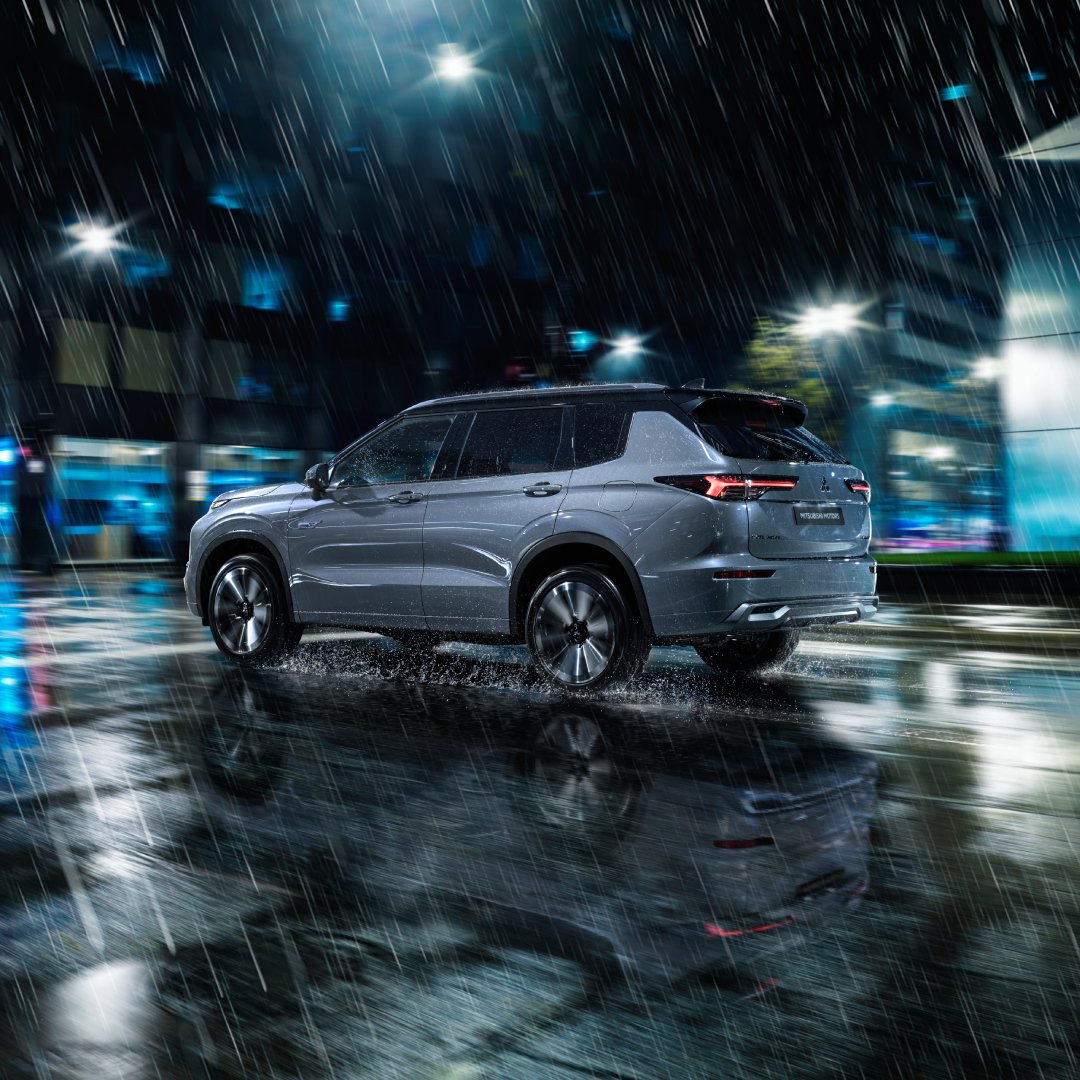 Mitsubishi Outlander PHEV 25 let - 4X4 S-AWC